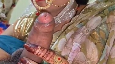 मोटे लण्ड से देसी चुत फाड़ के किया भाभी को खुश