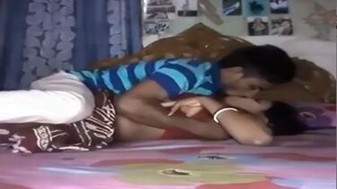 बूब्स दबा के देसी चुदाई